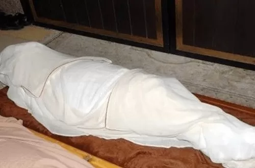 فيديو من السعودية لجثة فتاة تبكي اثناء تغسيلها وسط رعب الحاضرين والفيديو ليس لأصحاب القلوب الضعيفة