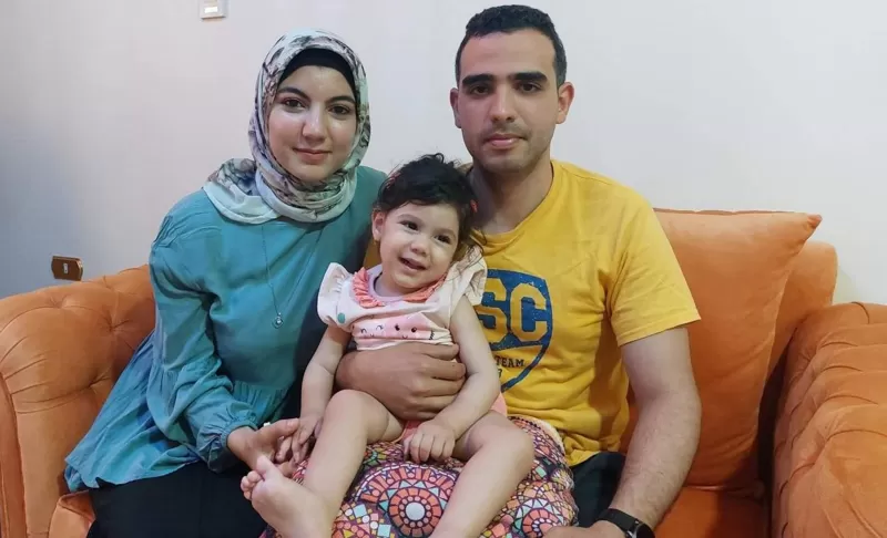 جمعت 40 مليون لمعالجة طفلتهما .. عائلة مصرية بعد ان ذهبت للطبيب وقعت مفاجأة صادمة هزت مصر كلها
