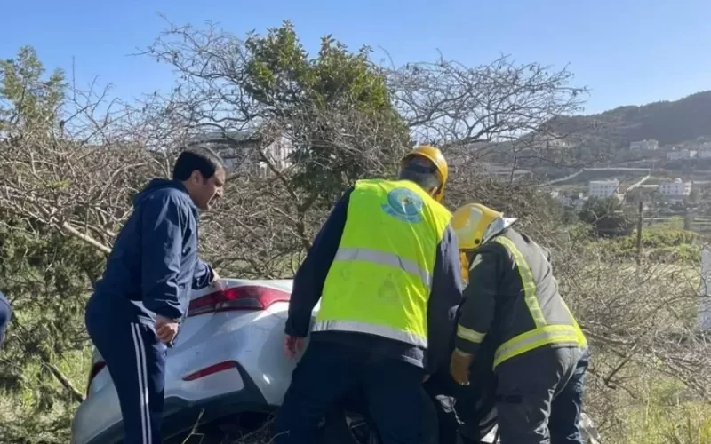 مشاهد مؤلمة.  تشعل السعودية من حادث الطريق السياحي في الباحة