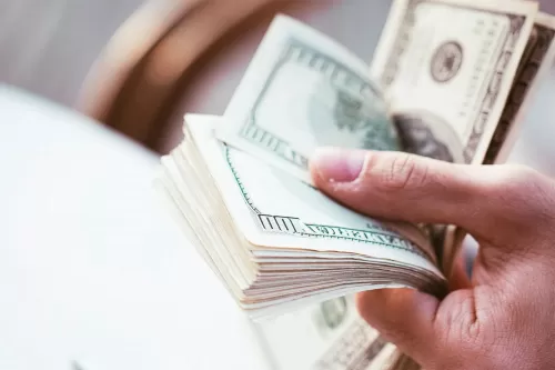 قروض شخصية للمقيمين في السعودية بمبالغ كبيرة ودون كفيل