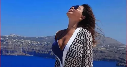 إليسا تصدم الجميع بملابس فاضحة على الشاطئ وما قالته اذهل متابعيها