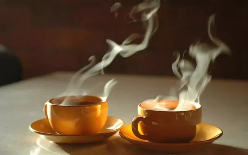 طبيب سعودي يحذر من المشروبات الساخنة التي تعرض حياتك للخطر.. تعرف عليها