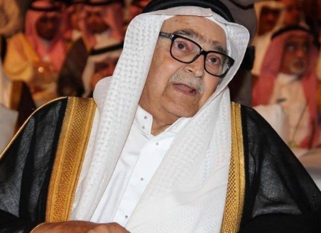 مقاطع مؤثرة لأبناء الراحل الشيخ “صالح كامل” وهم يقفون بجانب قبر والدهم بعد مواراته الثرى