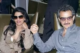 أسرار خفية وصور مثيرة من حياة الأميرة ريم بنت الوليد بن طلال.. لا ترتدي الحجاب وتسكن في قصراً أسطورياً يحتوي على 120 غرفة.. والمفاجأة بماذا كُتِبْتَ دعوات حفل زفافها!؟