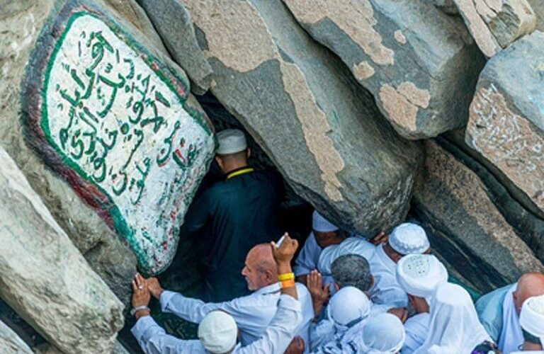 نزول القرآن على الرسول لتنطلق أعظم رسالة لخير الأمم.. قصة الوحي والنبوة