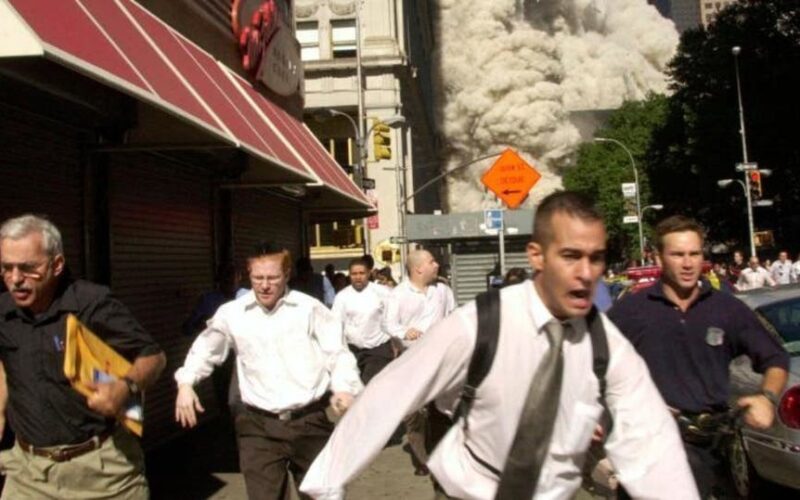صاحب الصورة الشهيرة.. نجا من 11 سبتمبر فخطفه الوباء