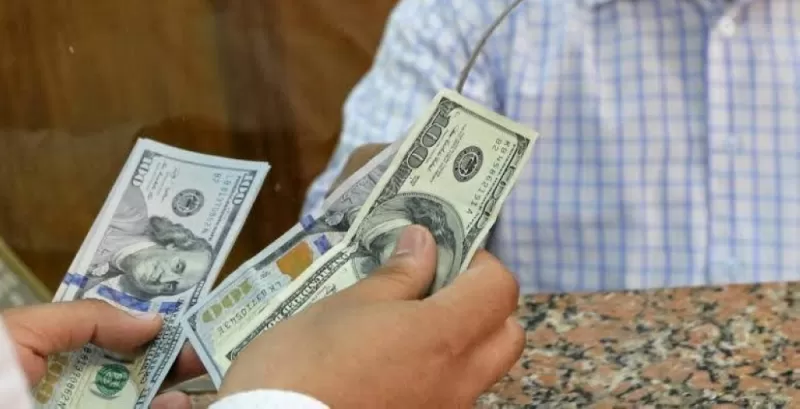 الزام المصريين في السعودية والخليج .بدفع هذا المبلغ شهرياً لحكومة بلادهم