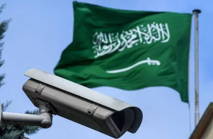 السعودية تعلن بدء تطبيق هذه التقنية الحديثة من اليوم لاكتشاف المخالفين لنظام الاقامة في المملكة ولا هروب بعد اليوم