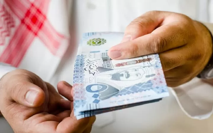 شرح تفاصيل زيادة المرتبات في السعودية لموظفي القطاع العام والخاص