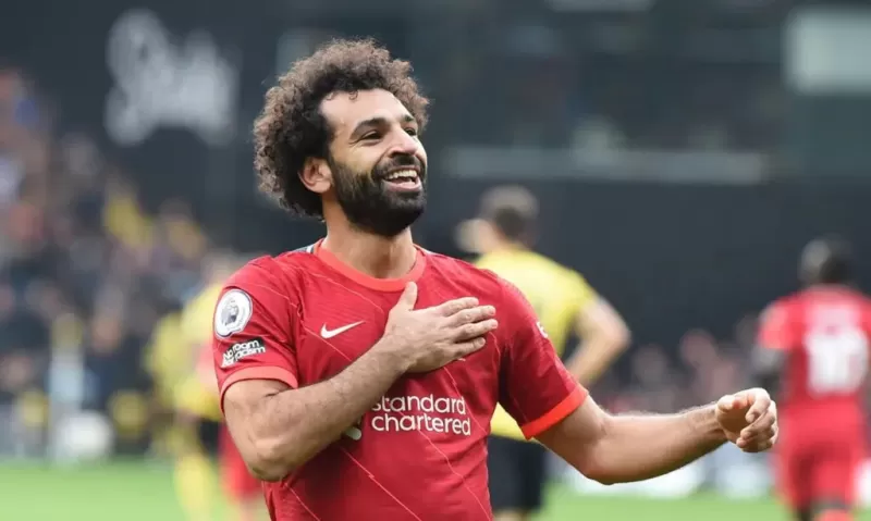 شاهد: محمد صلاح بملابس من السبعينات وقصف جبهة عنيف