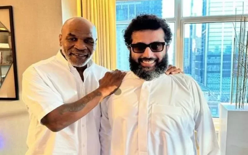 صورة تركي ال الشيخ مع تايسون تشعل المملكة بسبب الفرق في بنية الجسم بينهما