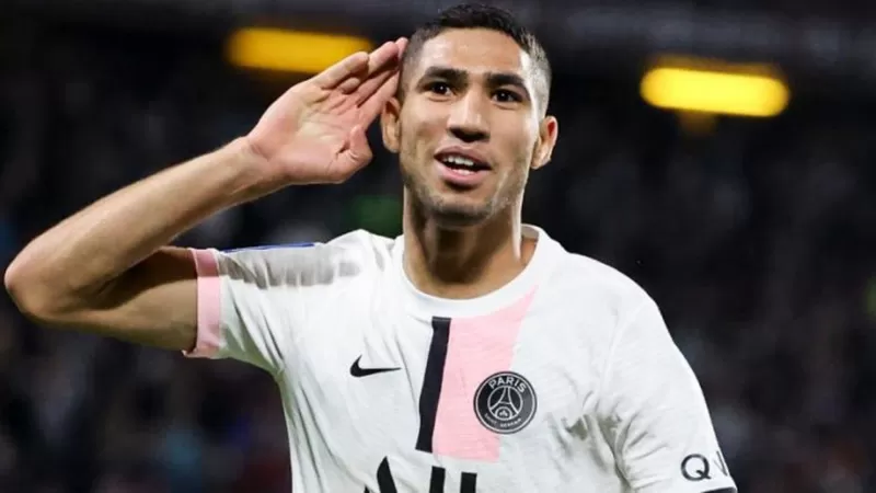 بالفيديو ..مفاجاه قووية للاعب اشرف حكيمي قبل تكريمه مهرجان joy awards 2023 المقام الرياض .