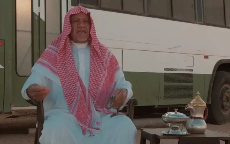 مواطن سعودي يروي قصة قيامه نقل آلاف الحجاج والمعتمرين لمدة 40 عاما مجانا.. ويكشف السبب!