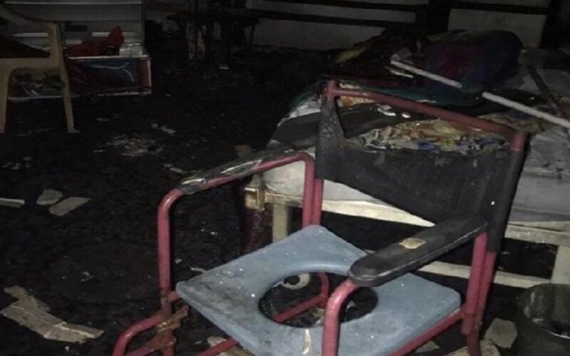 طلبت السفر قبلها بيومين.. شاهد: تفاصيل جديدة في حادثة حرق خادمة لمسنة في محايل عسير