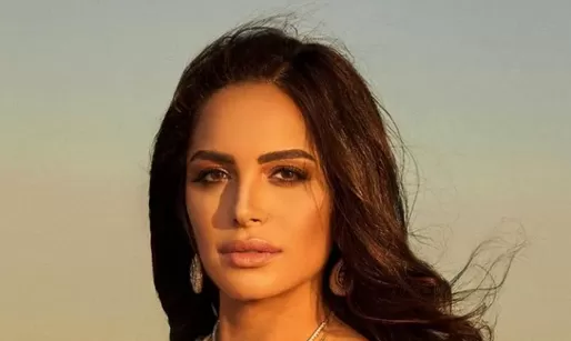 شاهد: ساعة تركي ال الشيخ تظهر في يد آمال ماهر والـسـعـودية تشتعل بعد كشف ثمنها الحقيقي