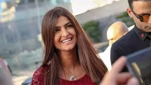 حاولت أن تخفيها عن زوجها .. معلومات مسربة تكشف عن ثروة خيالية تملكها مذيعة قناة الجزيرة الجميلة عُلا الفارس