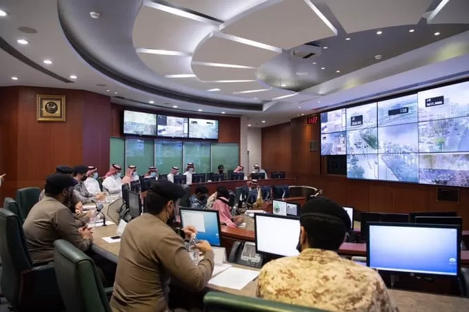 إدارة الأزمات بمكة: تحذر المواطنيين من المرور بالأنفاق واستخدام الطريق البديلة