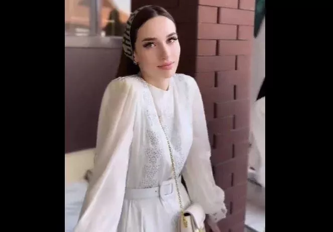 فيديو متداول لحزن فتاة خلال حفل زفاف في تتارستان بسبب قلة فرص الزواج.. وجمالها يخطف الأنظار