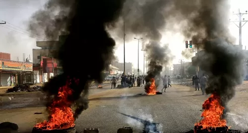 فيديو مروع لسحابة سوداء غطت سماء الكويت والموت يلوح في كل مكان