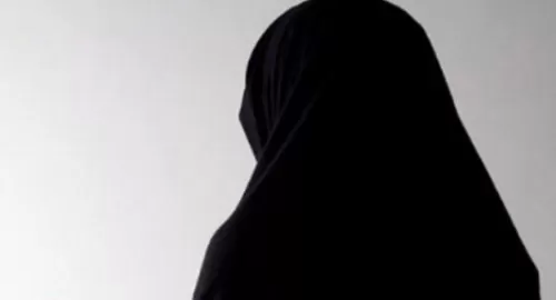 فتاة بجدة تتواصل مع شخص خارج المملكة لرقيتها من أجل الزواج مقابل 30 ألف ريال.. وبعد 3 أسابيع كانت المفاجأة!