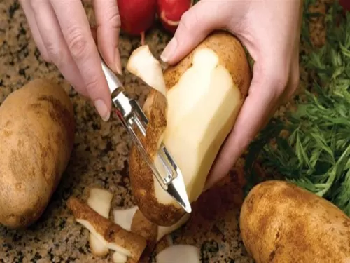 البطاطس خطيرة على مرضى السكري لكن لقشرتها فوائد سحرية في خفض جلكوز الدم وافراز الانسولين بدون ادوية