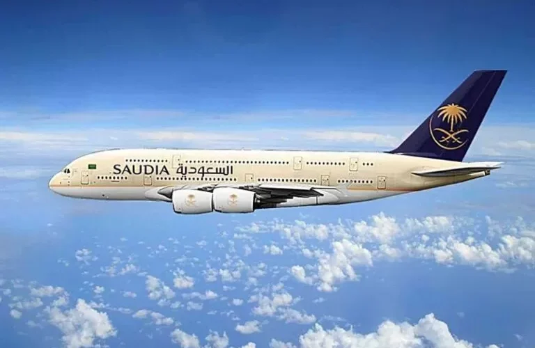 الخطوط السعودية ولاول مره تتيح للمسافرين على رحلاتها دخول المملكة 4 أيام “تذكرتك تأشيرة”