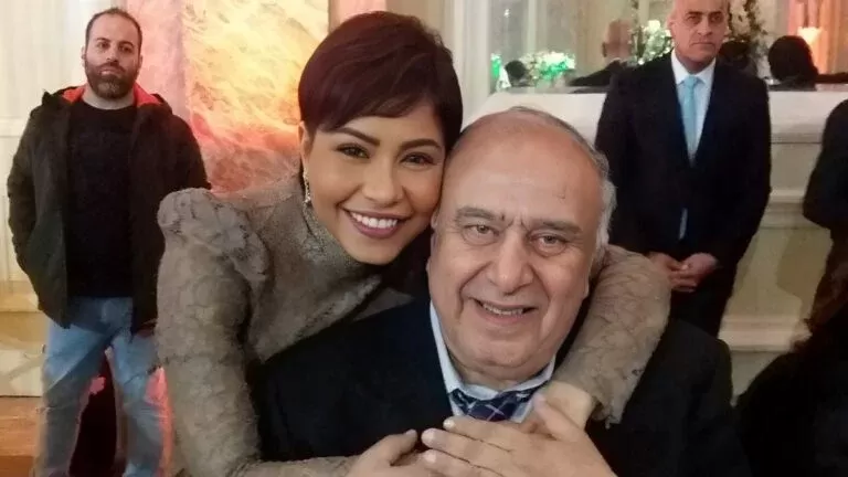 شاهد: موقف صادم من والد حسام حبيب بعد عودته نجله لشيرين عبد الوهاب