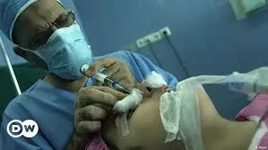 في ظاهرة غريبة بالسعودية: سعوديات يجرين عمليات تجميل في مناطق حساسة لسبب صادم