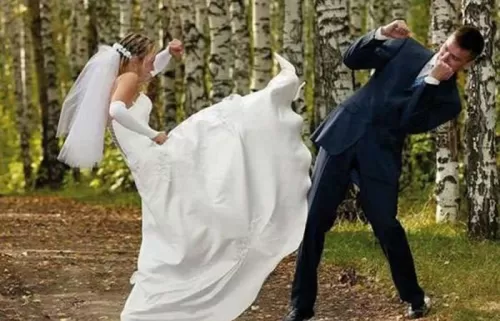 معها الحزام الأسود في الكاراتيه .. عروس تتعدى على عريسها بعد يوم واحد من زفافهما