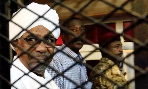 تسريب تفاصيل صادمة عن الساعات التي سبقت الإنقلاب على عُمر البشير في السودان والدور الحقيقي لحميدتي