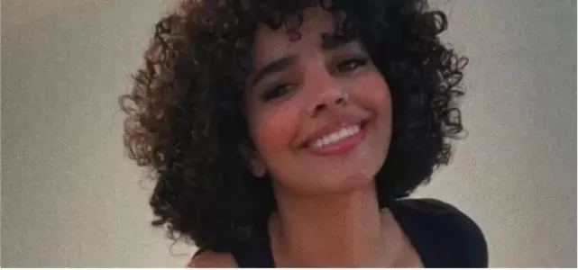 شاهد رهف القنون تنشر صورة مع عشيقها الجديدة في وضعية حميمة جداً تصيب والدها بأزمة صحية خطيرة