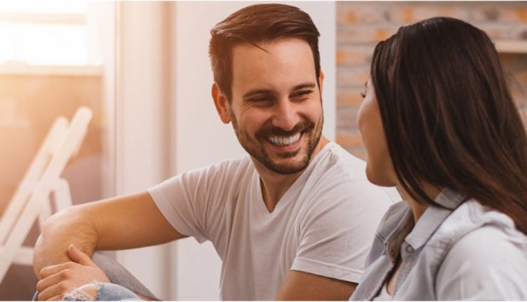 6 مجاملات يحب زوجك سماعها منك.. تعرفي عليها!