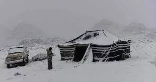 شاهد فيديو مذهل من السعودية لتساقط الثلوج على هذه المدن وتحولها الى قطعة من أوربا