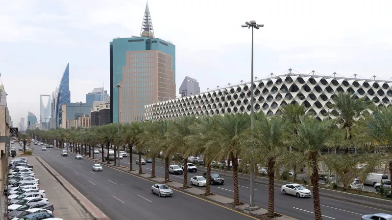 تنسحب من دبي.. ارقام عن مكاتب الشركات العالمية التي وصلت الرياض