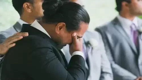 عروس  تكشف سر والد العريس وهي على  السرير ليلة ألدخلة فحولته لعبد تحت رجليها  ينفذ لها رغباتها الشيطانية في قصة صدمت الجميع بعد نشر تفاصيلها