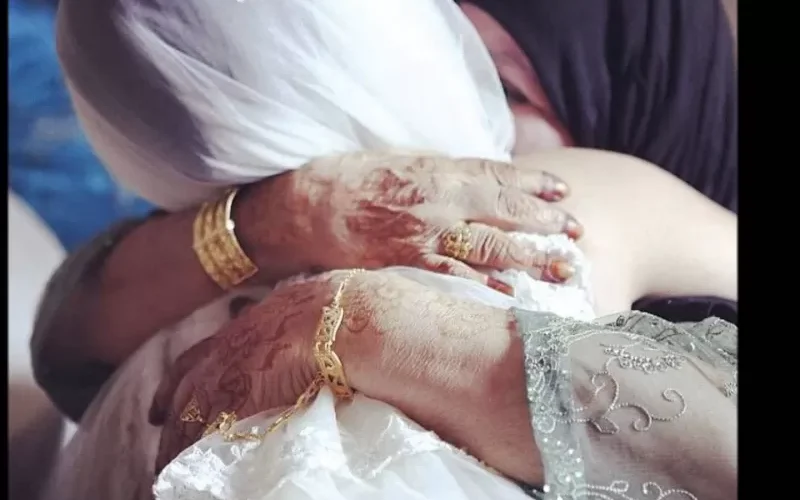 طبق وصية أمه في ليلة دخلته ففقد زوجته للأبد