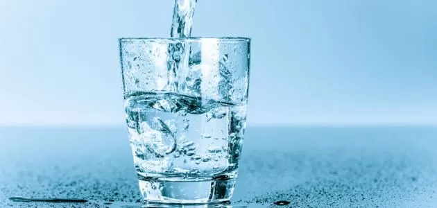 تأثير مذهل لشرب كوب من الماء الدافئ قبل الفطور