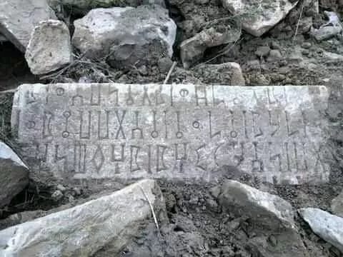 بالصور.. سيول مدينة الجوف تظهر كنوز اليمن