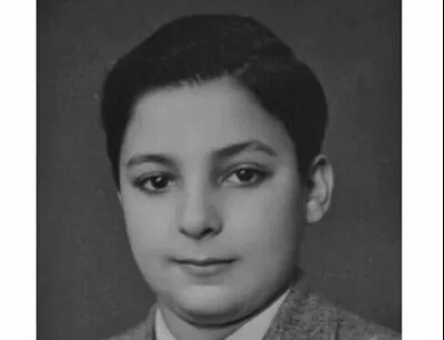 هذا الفنان المشهور  تحرشت به والدة صديقه وهو طفل و خانته زوجته مع مسؤول عربي كبير بعد ليلة الدخلة.لن تصدق من يكون