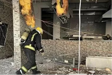مواطن سعودي يؤثق انفجار مروع داخل مطبخه لهذا السبب الخطير