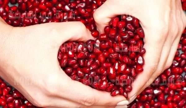 تناول الرمان بهذه الطريقة يعالج تماماً ضعف الانتصاب وقلة عدد الحيوانات المنوية عند الرجال