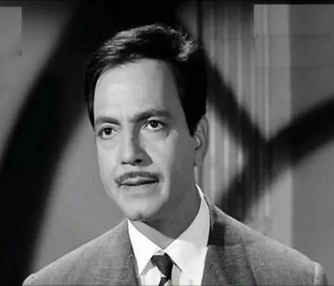 فنانة شهيرة مثلت مقطع ساخن في نهار رمضان بدون ملابس وقال عنها كمال الشناوي انها احسن وحدة تعرف تبوس لن تصدق من تكون