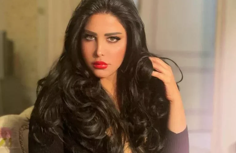 شاهد: شمس الكويتية في ظهور وقح جداً على شاطئ البحر