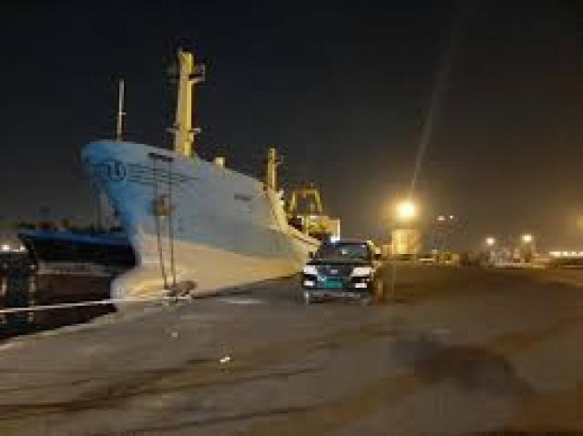 احتجاز حوالي الفي جواز لمغتربين يمنيين عائدين من جيبوتي من قبل قوات خفر السواحل والسفارة اليمنية