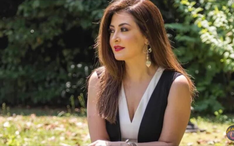 مذيعة جديدة فائقة الجمال تظهر على قناة الجزيرة _ومتابعون يطلقون عليها لقب حورية الأرض