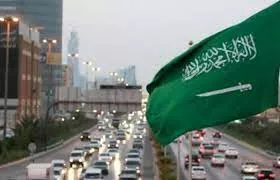 حزمة قرارات تضيق الخناق على العمال في السعودية