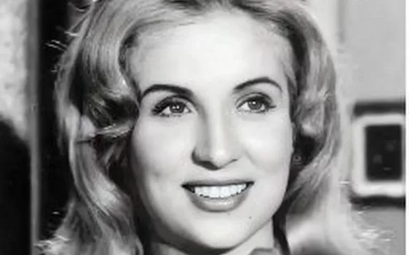 بعد مرور سنوات على وفاة الشحرورة صباح هذا ما كشفه حارس مقابر عائلتها عن ما حدث داخل قبرها في أول ليلة من دفنها واصابه بالشلل