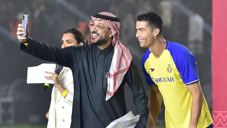 “النصرالسعودي” مستغلا عالمية رونالدو ،يلجأ لفكرة جديدة لتوثيق بطولات النادي