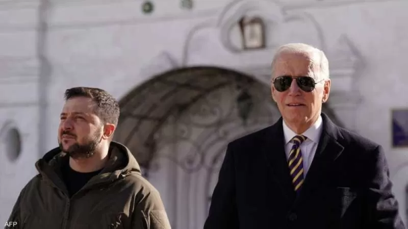 شاهد ما فعله الرئيس التركي عند زيارته مقر الفريق السعودي للاغاثة في انطاكيا ..