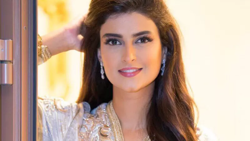 شاهد تسريبات ساخنة لمذيعة الجزيرة علا الفارس من شهر العسل تشعل المملكة بسبب ما كانت تلبسه